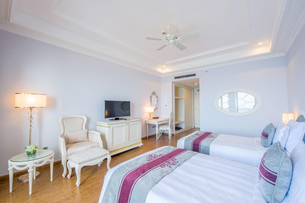 Melia Vinpearl Cua Hoi Beach Resort Cửa Lò Eksteriør billede