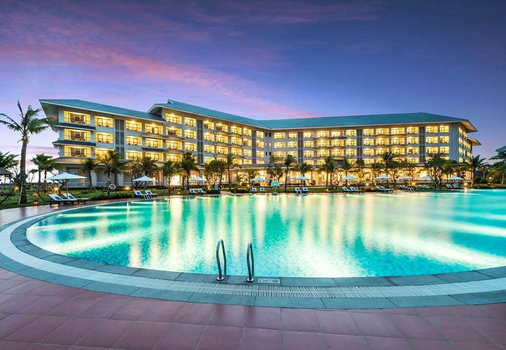 Melia Vinpearl Cua Hoi Beach Resort Cửa Lò Eksteriør billede